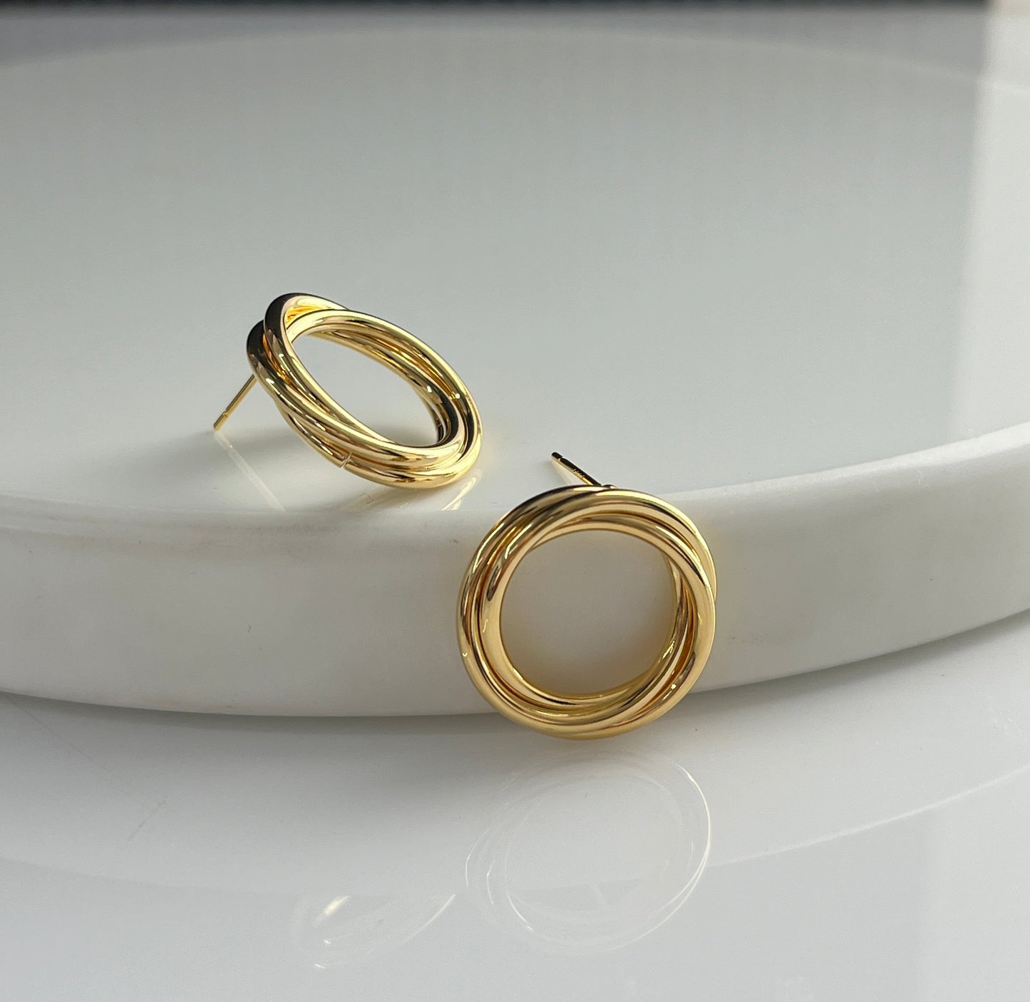 Twisted Circle Stud Earrings