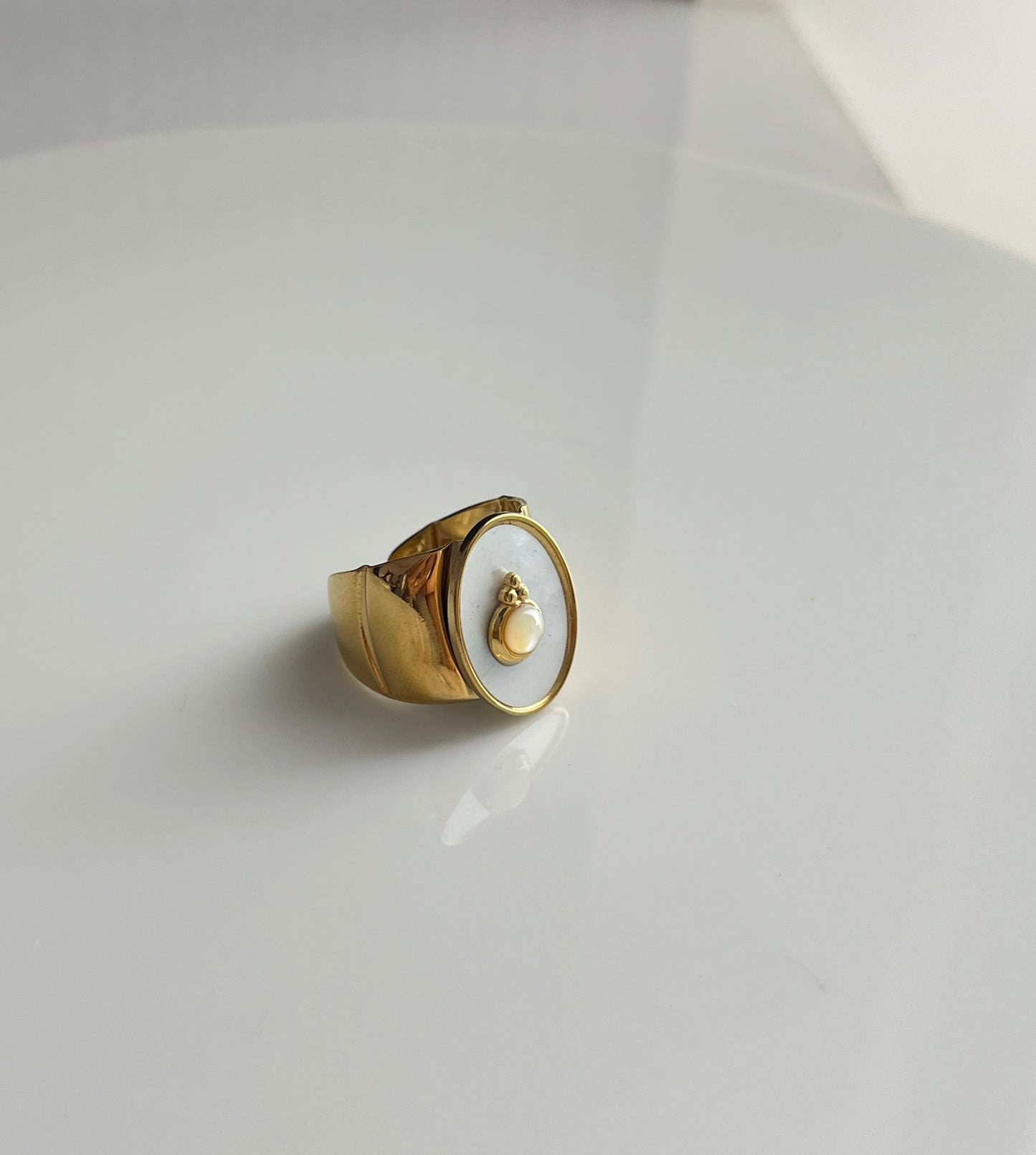 Aurelia Pearl Signet