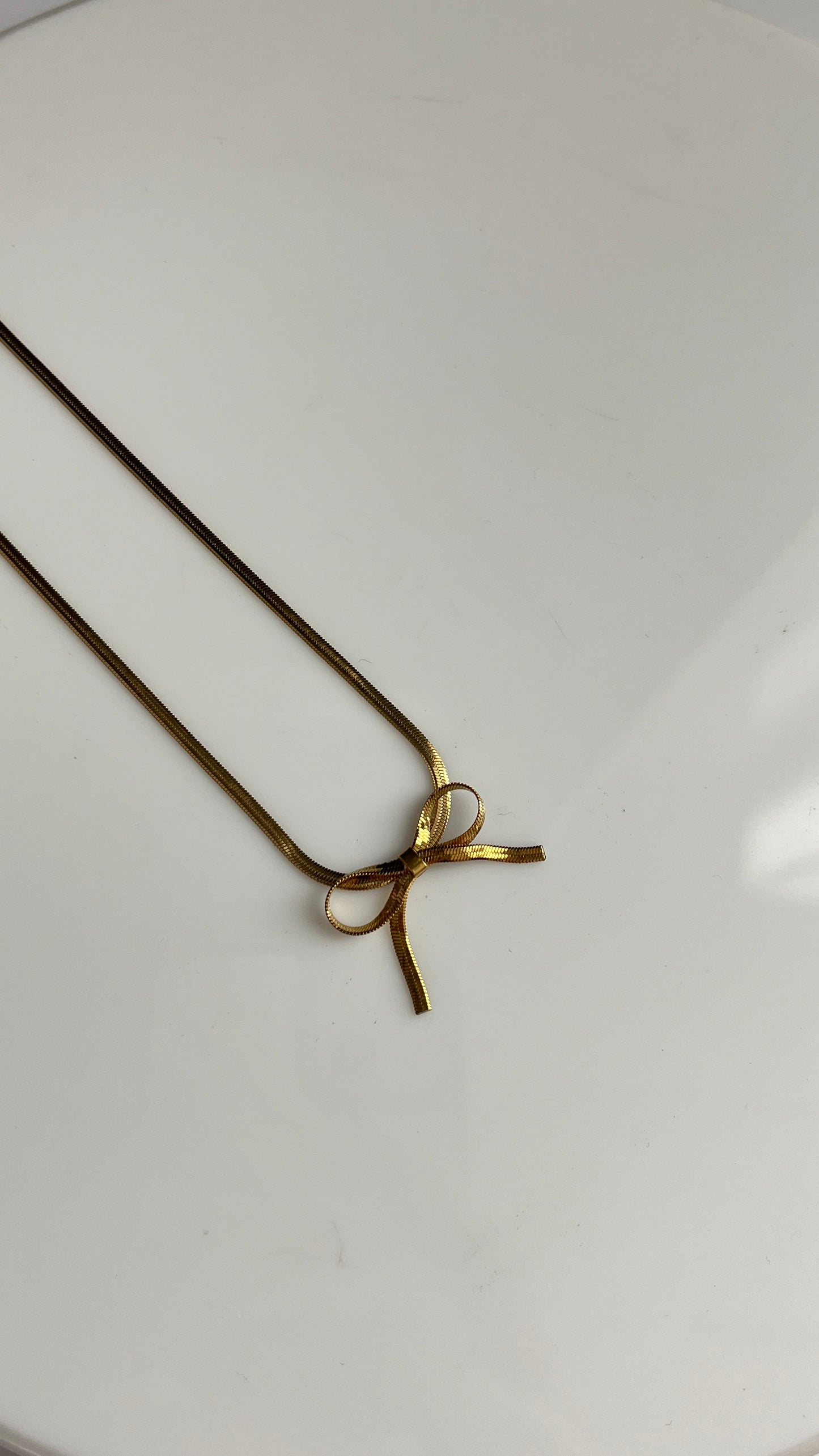 Bow Necklace