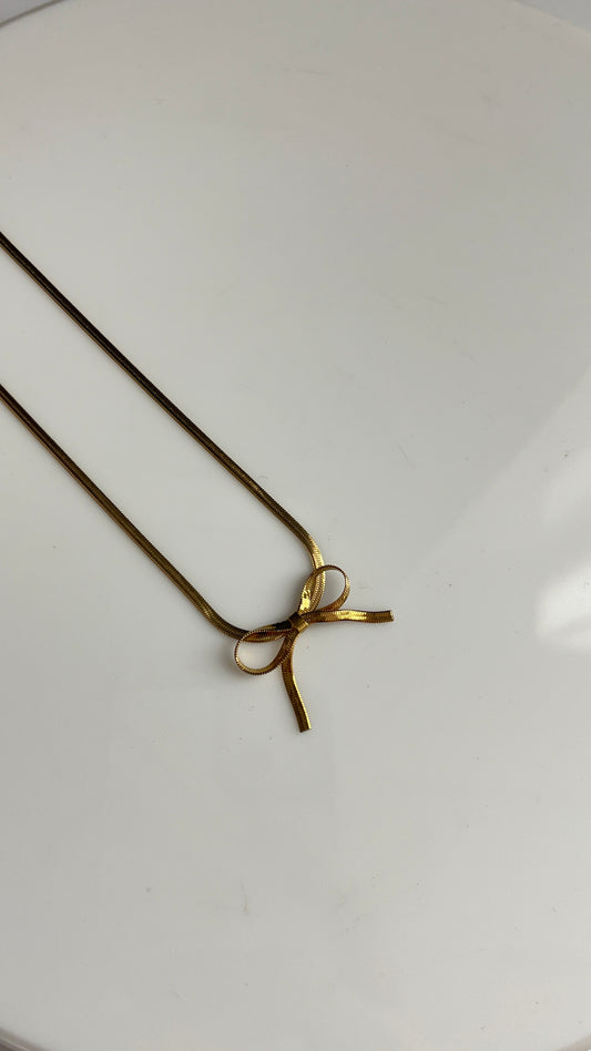 Bow Necklace