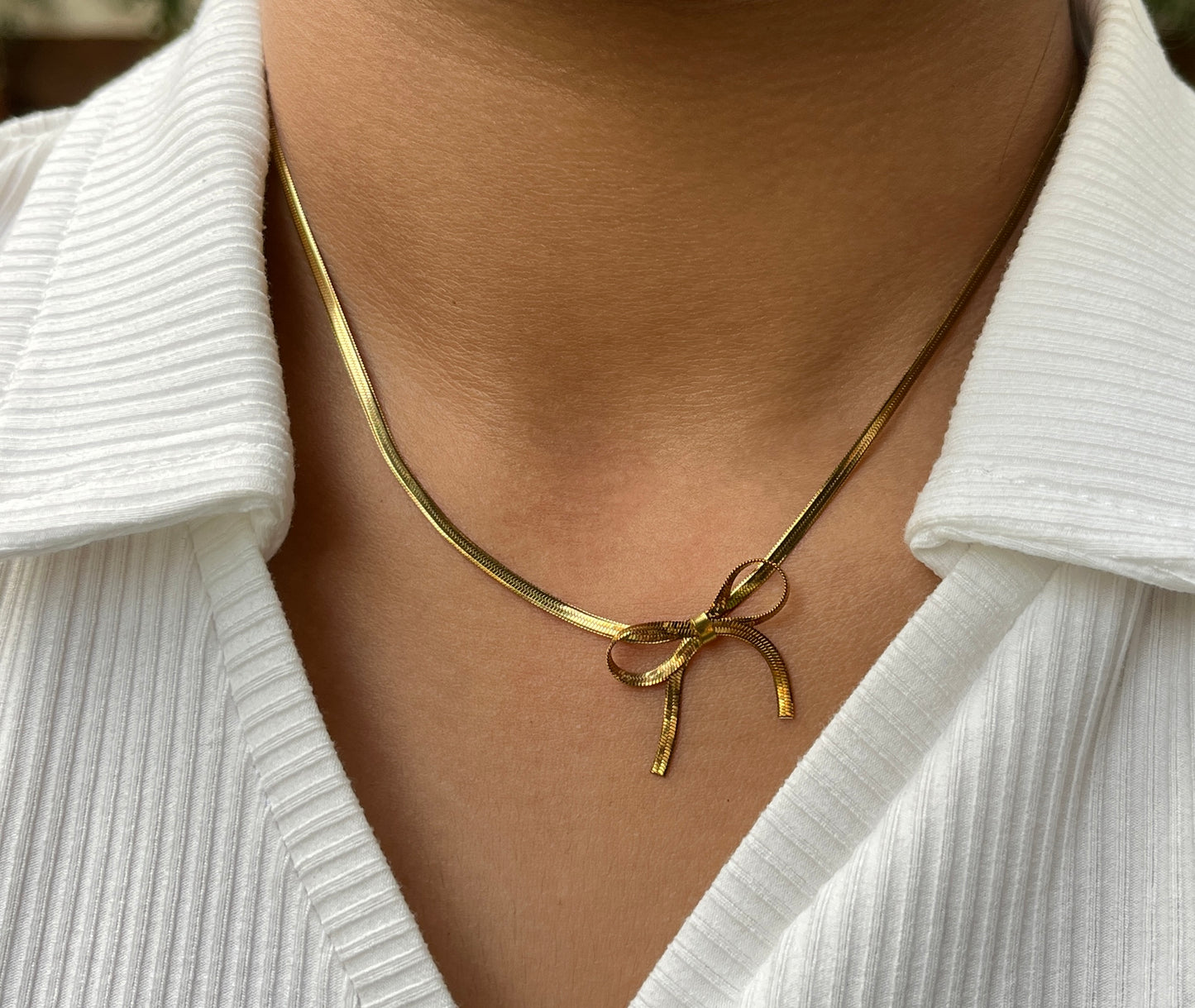 Bow Necklace