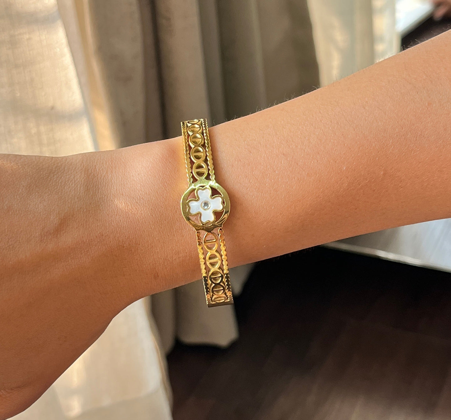 Clover Filigree Gold Bracelet