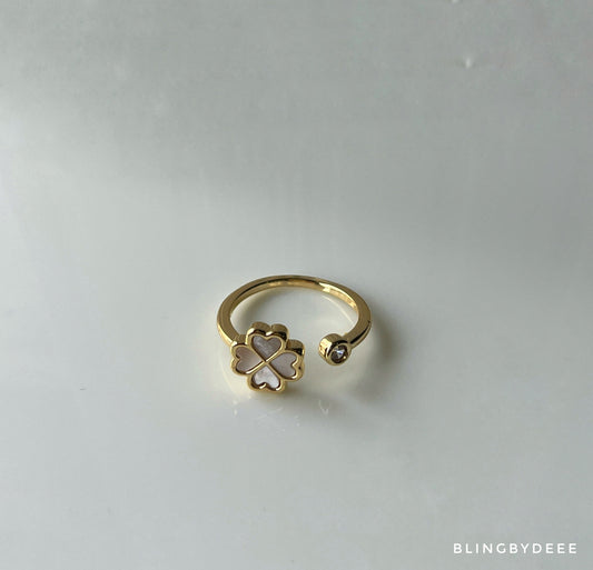 Clover Ring