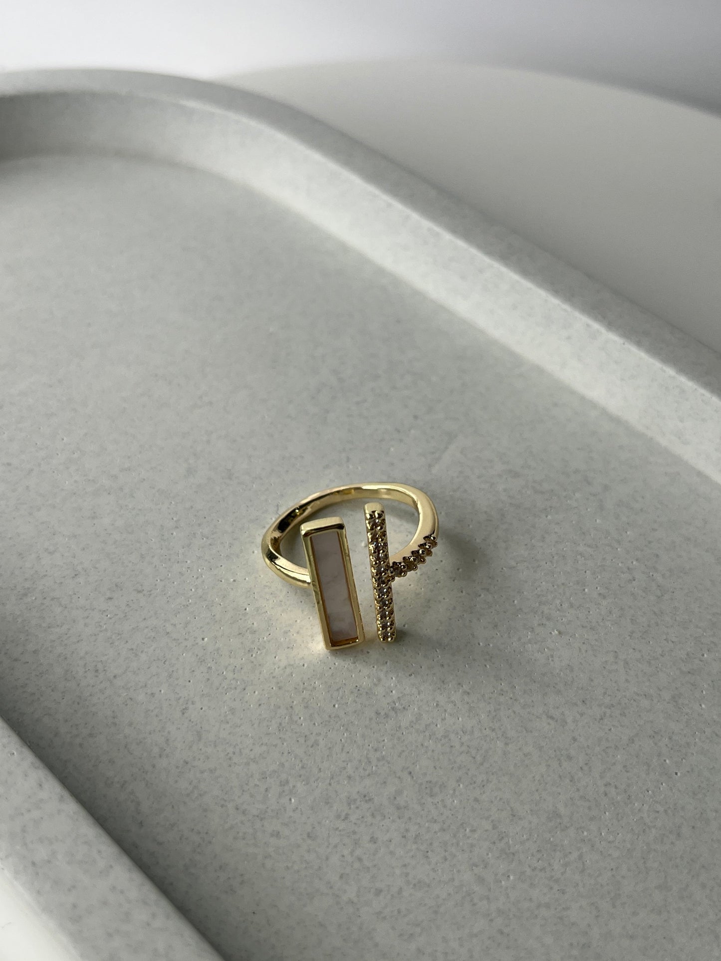Iiilume Bar Ring