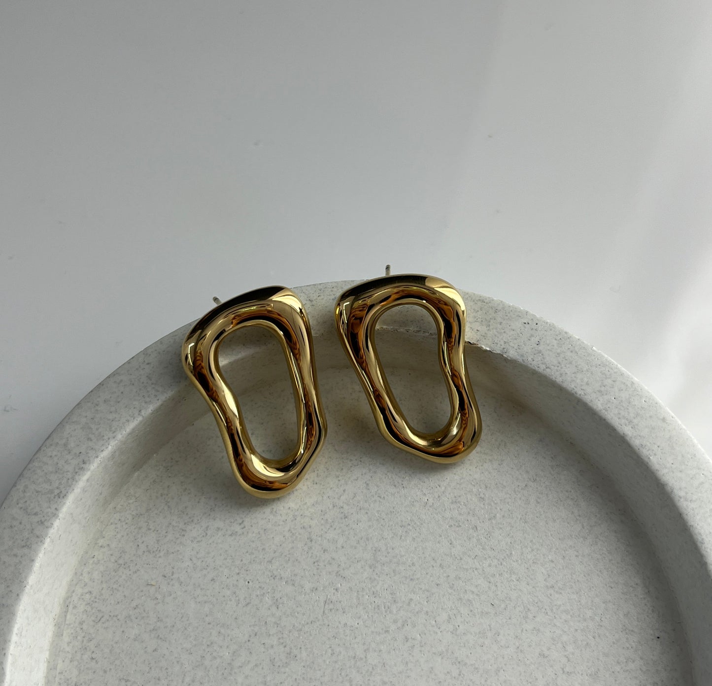 Elly Cut-out Earrings