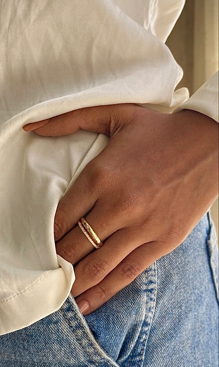 Velcy  Ring
