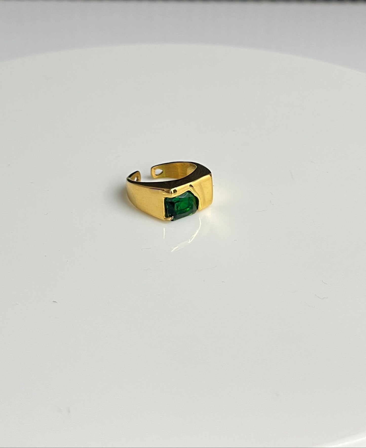 Emerald Luxe Signet Ring