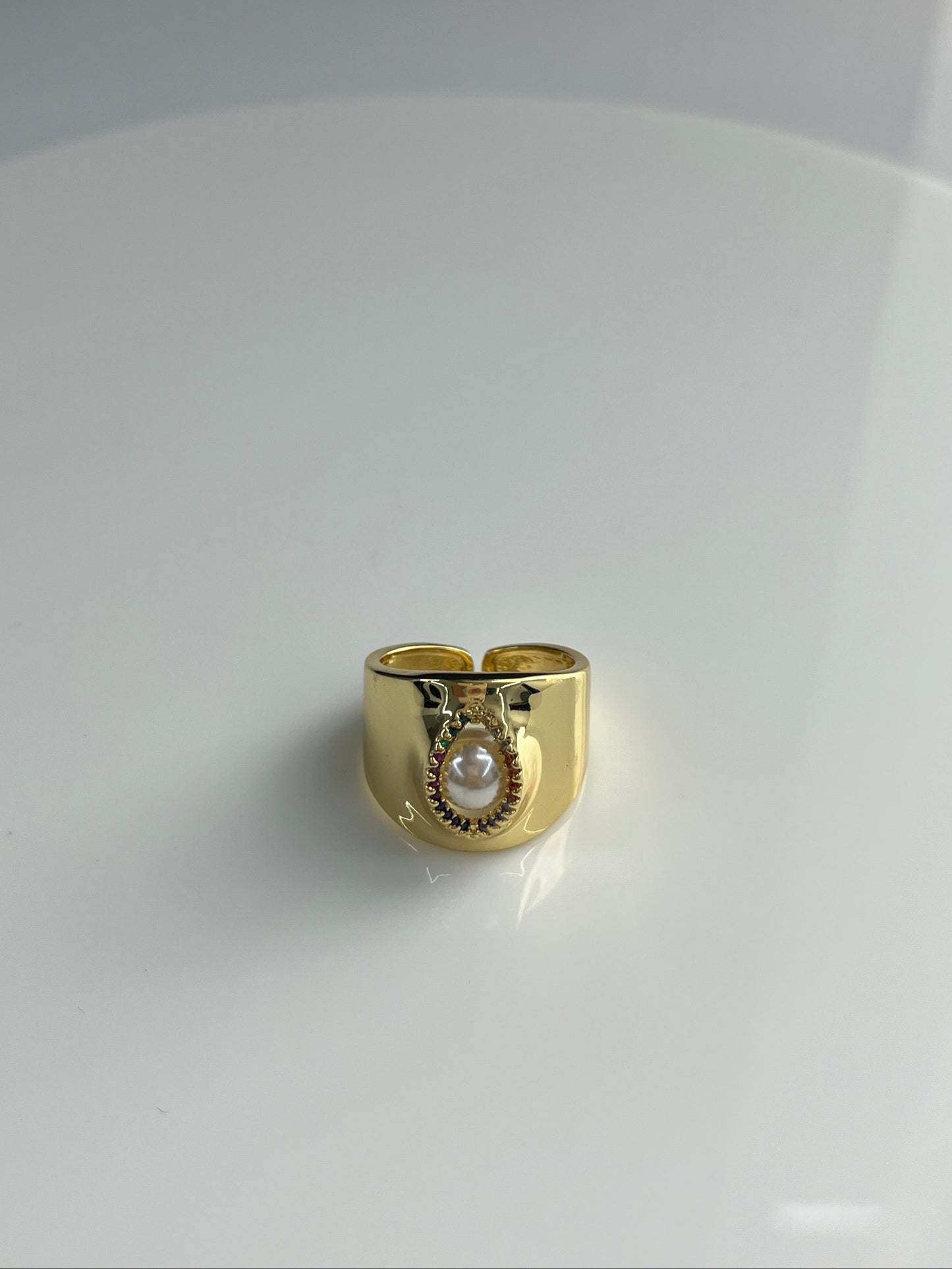 Pearl multi coloured ring