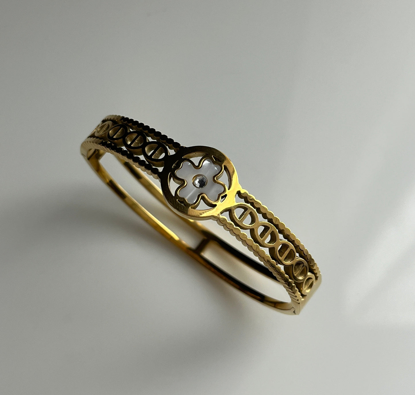 Clover Filigree Gold Bracelet